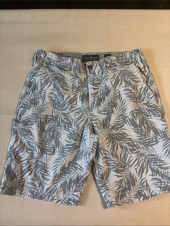 Lucky Brand Other - Lucky Brand Men's White Shorts with Gray Leaf Print
